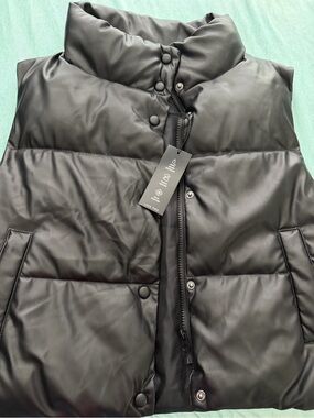 NWT Love Tree Black Puffer Vest with Stand Collar - Women's Jacket & Coat